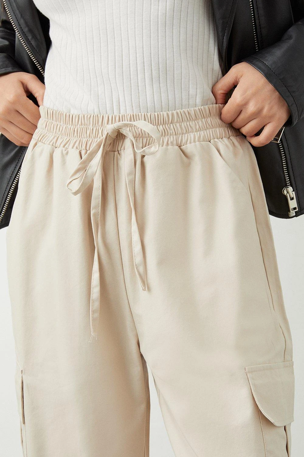 Dorothy Perkins Petite Drawstring Cargo Trouser 6 Dorothy Perkins Petite Drawstring Cargo Trouser - Image 4