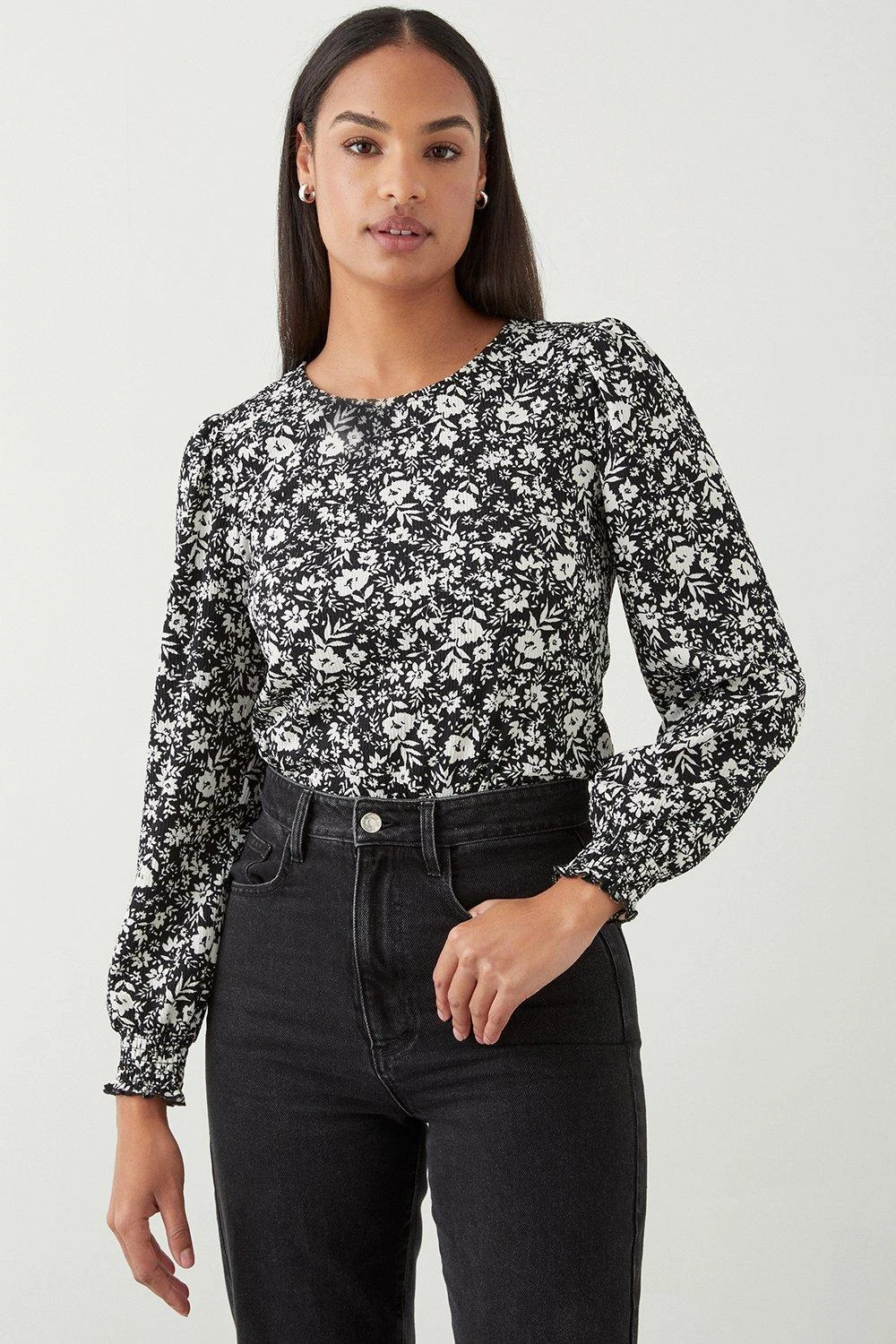 Dorothy Perkins Petite Mono Ditsy Shirred Cuff Long Sleeve Top 3 Dorothy Perkins Petite Mono Ditsy Shirred Cuff Long Sleeve Top