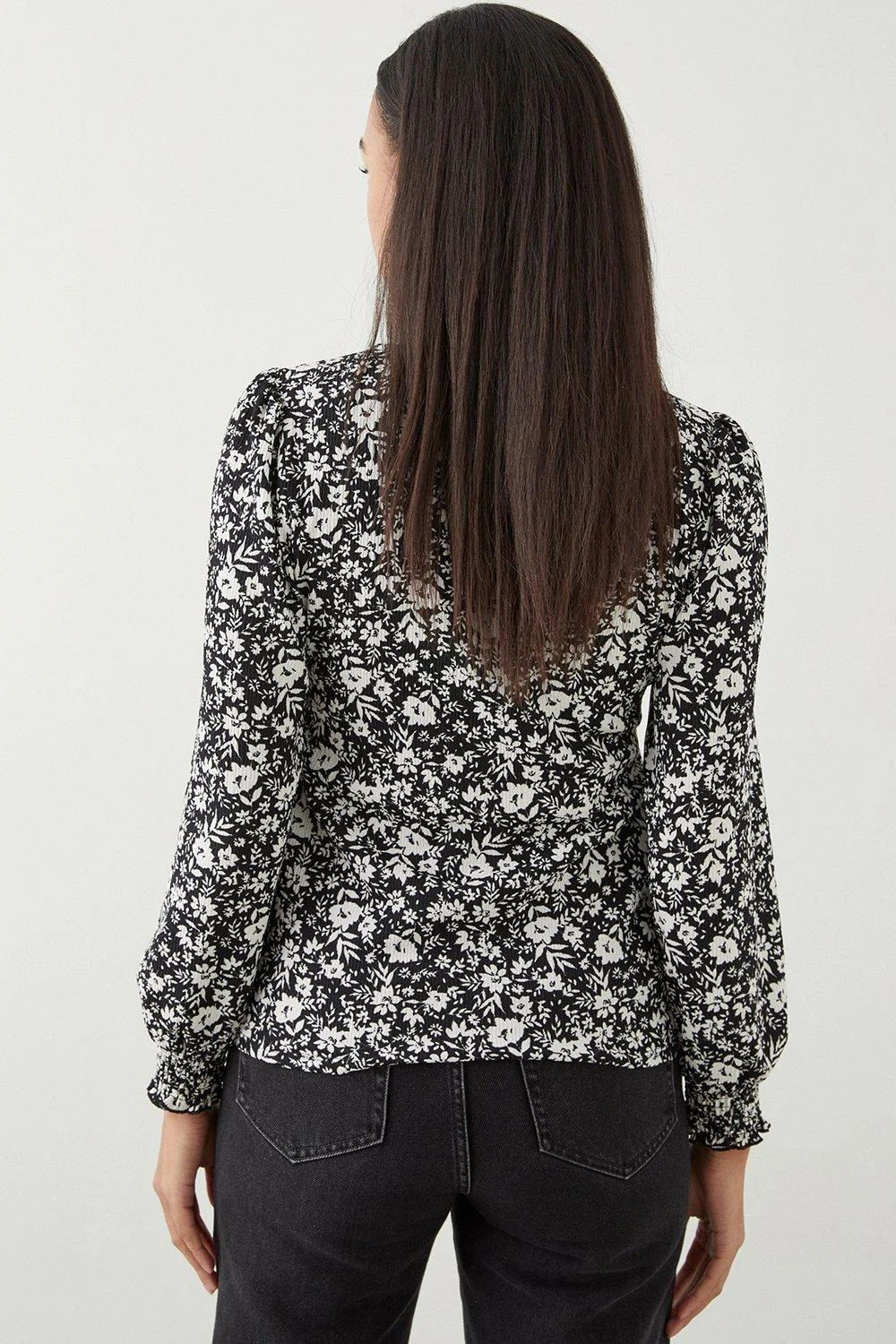 Dorothy Perkins Petite Mono Ditsy Shirred Cuff Long Sleeve Top 5 Dorothy Perkins Petite Mono Ditsy Shirred Cuff Long Sleeve Top - Image 3