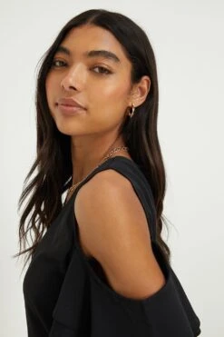 Dorothy Perkins Black Cold Shoulder V Neck Blouse 7 Dorothy Perkins Black Cold Shoulder V Neck Blouse -Dorothy Perkins Shop bqq10438 black xl 1