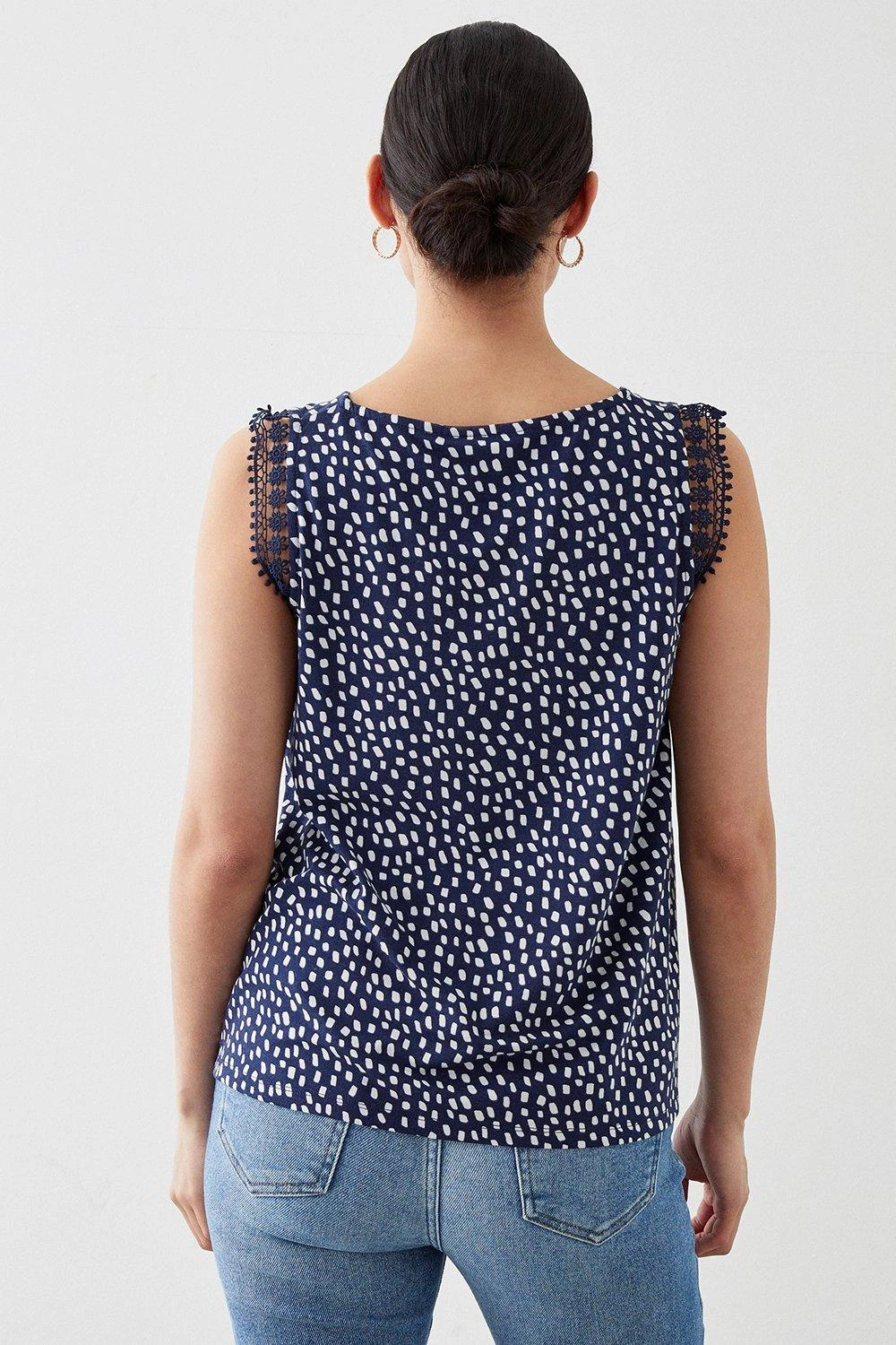 Dorothy Perkins Petite Lace Trim V Neck Printed Vest 5 Dorothy Perkins Petite Lace Trim V Neck Printed Vest - Image 3
